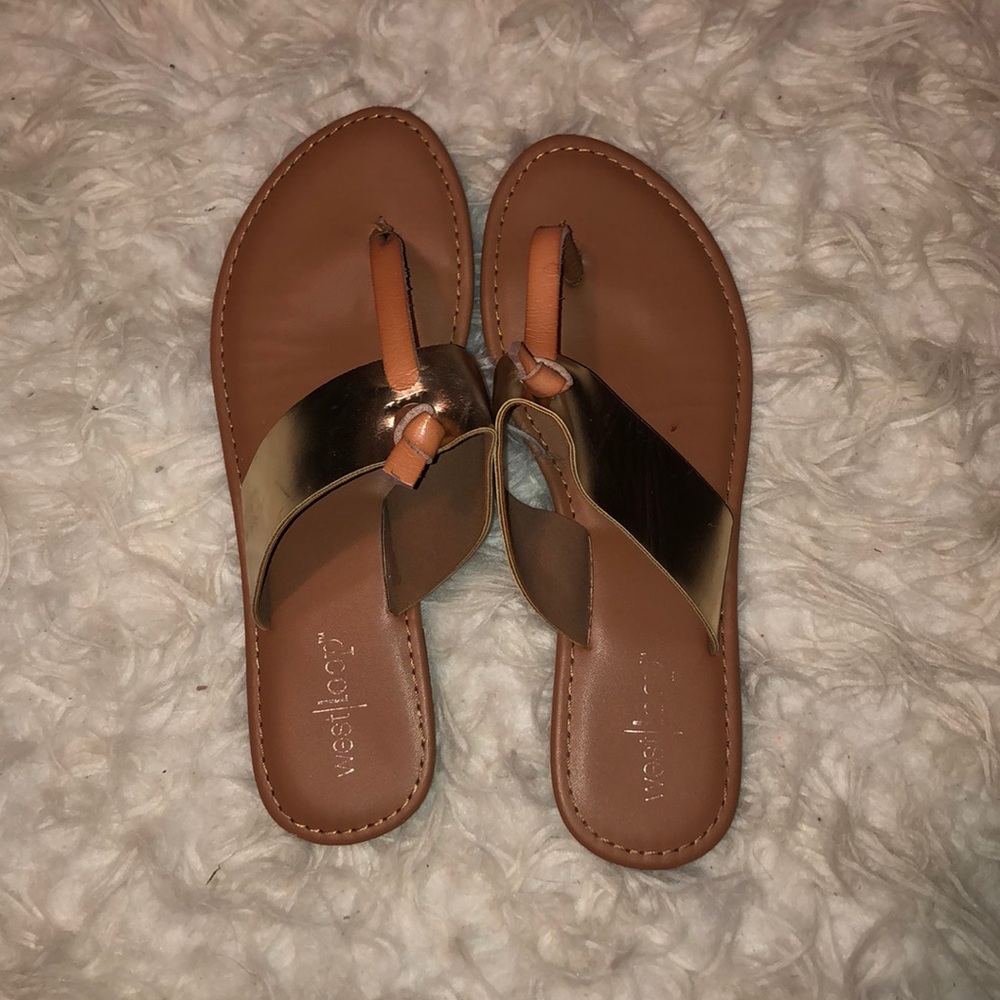 Size 5/6 flip flops
